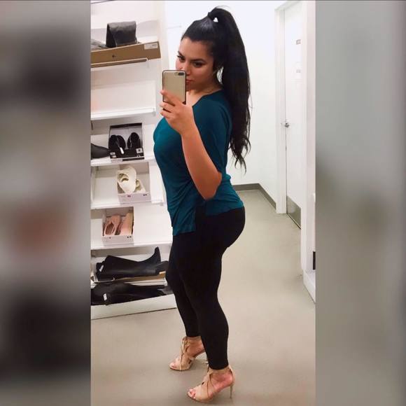 Meet your Posher, Tiffany - Picture 1 of 1